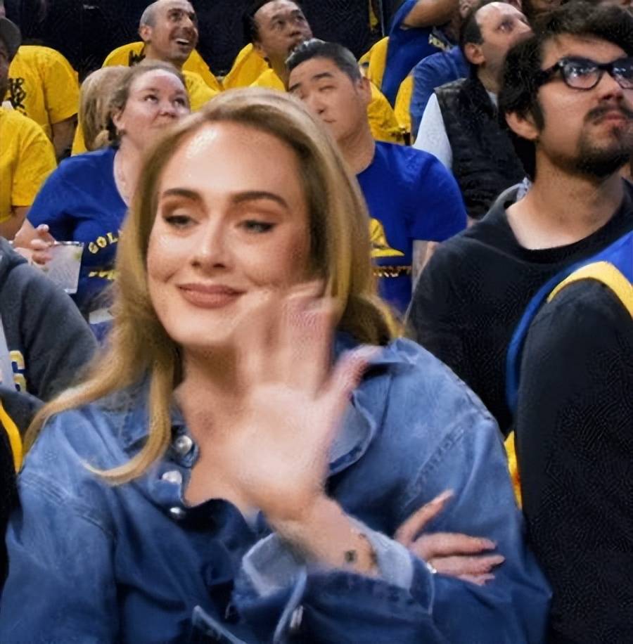 德甲传奇球星现身!球迷热情欢呼迎接他的归来的简单介绍 德甲传奇球星现身!球迷热情欢呼迎接他的归来的简单介绍