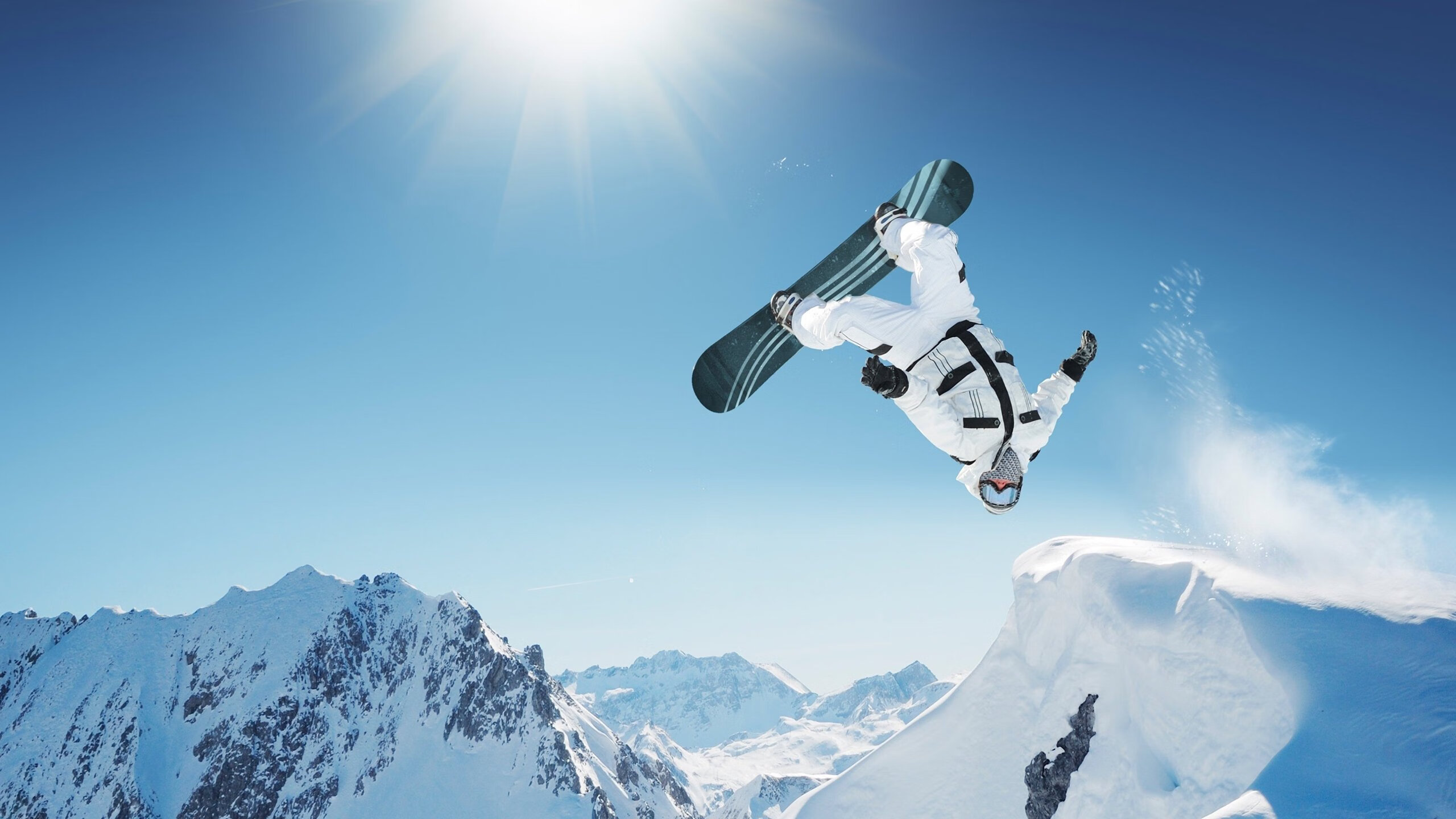 福克斯撕裂夜空,当掘金式智慧遇上深圳式坚韧