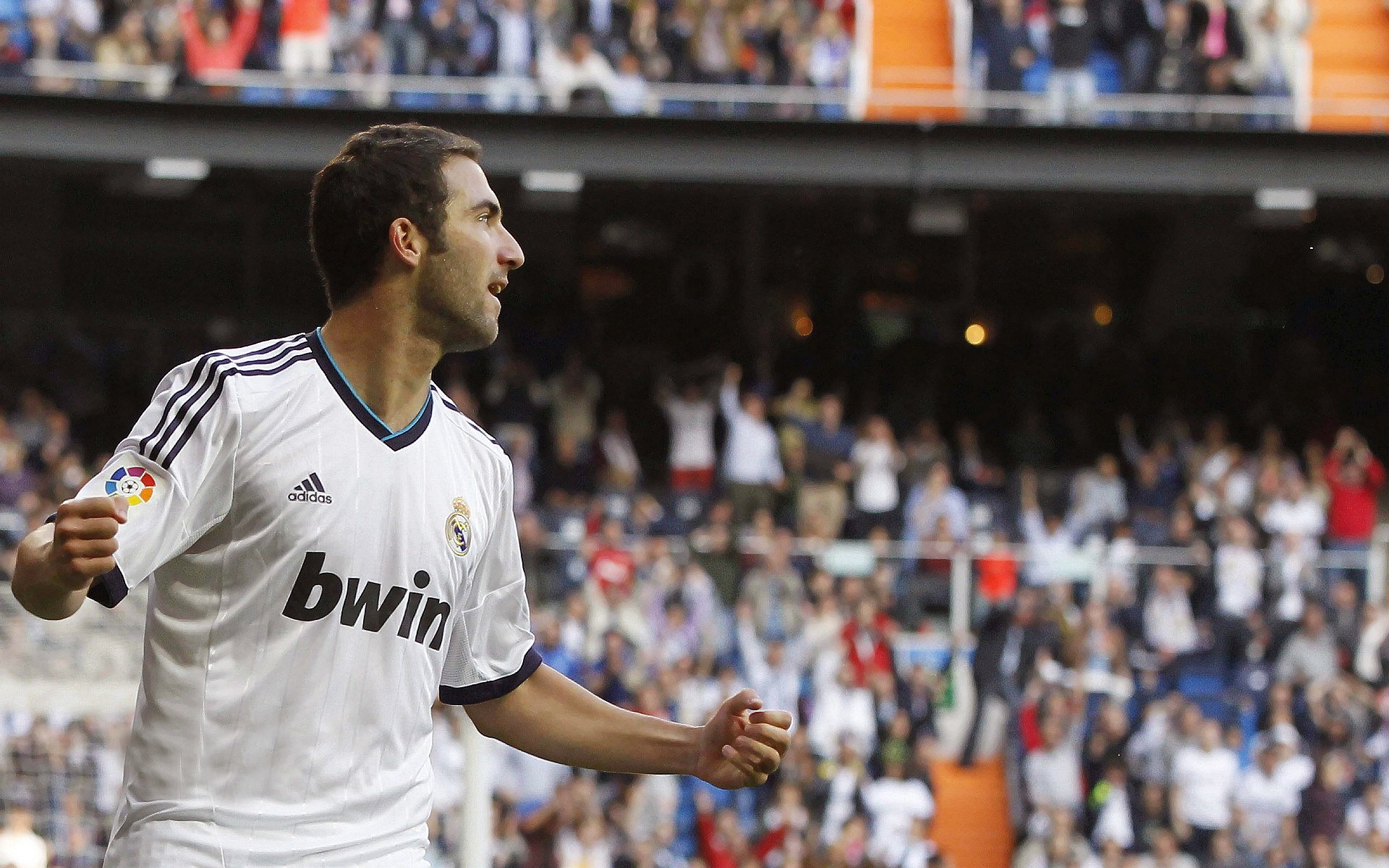 李刚仁攻防两端统治赛场，乌克兰强压牙买加展现实力